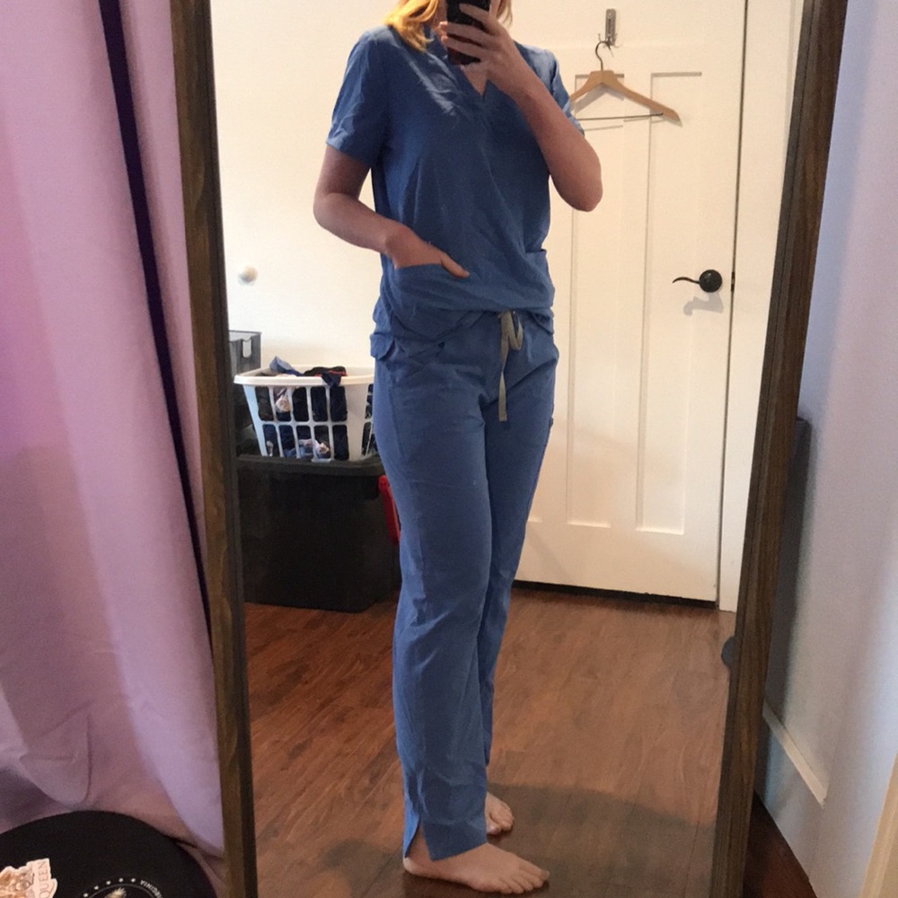 FIGS ceil blue scrubs set small/medium